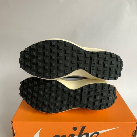 Nike Waffle Debut Women's Shoes White Vintage Green New in Box - Picture 11 of 13